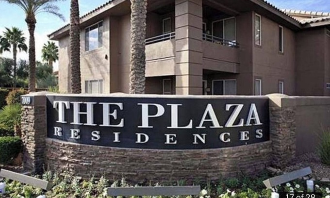 Paradise Valley Village Condo | Upscale stay 2.5 blocks to Kierland and Scottsdale Commons shopping.