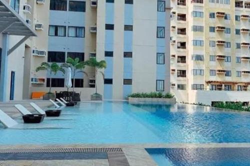 Downtown Cebu Apartment | Villahermiastaycation Cebu The Persimmon Studio