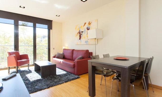 La Sagrada Familia Apartment | Weflating Modern Diagonal