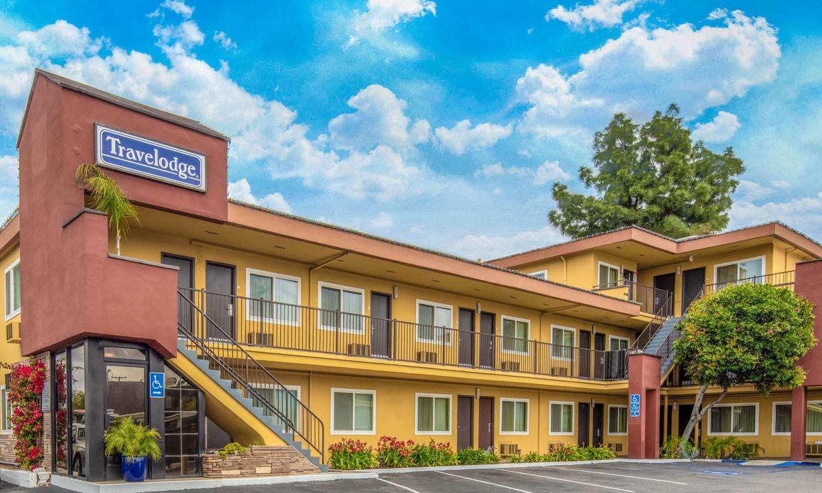 Magnolia Park Hotel | Travelodge by Wyndham Burbank-Glendale