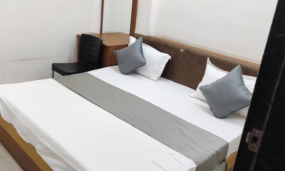 Panch Mahals District Hotel | Hotel Radhe