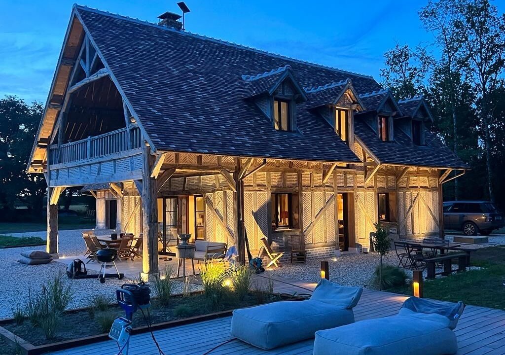 Neung-sur-Beuvron House | Superbe Propriété, 10 Couchages, 6 Chambres, Piscine, vue sur Étang