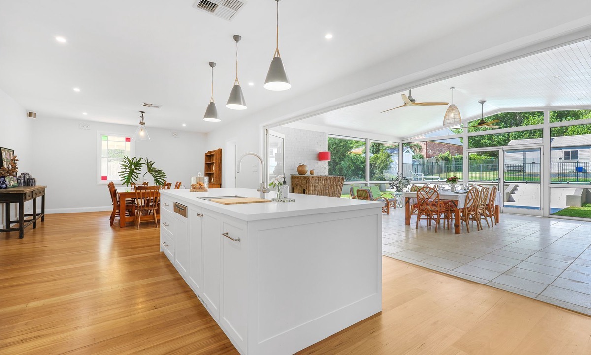 East Tamworth House | Heritage Haven - Rural bliss close to CBD