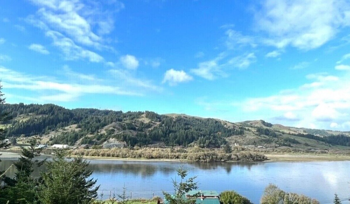 Gold Beach Resort | Rogue River Landing #31A