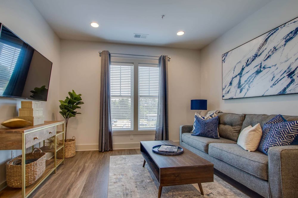 Nashville Apartment | New* East Nash - King Bed, Short Drive to Dwntwn!