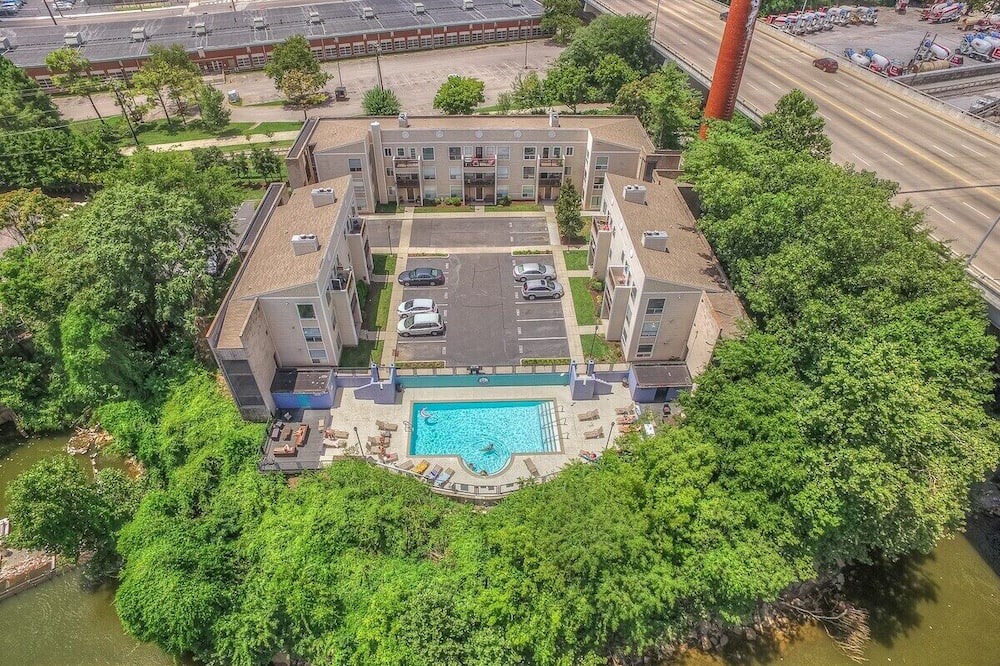 North Capitol Apartment | Walk to Broadway Riverfront Condo with Pool