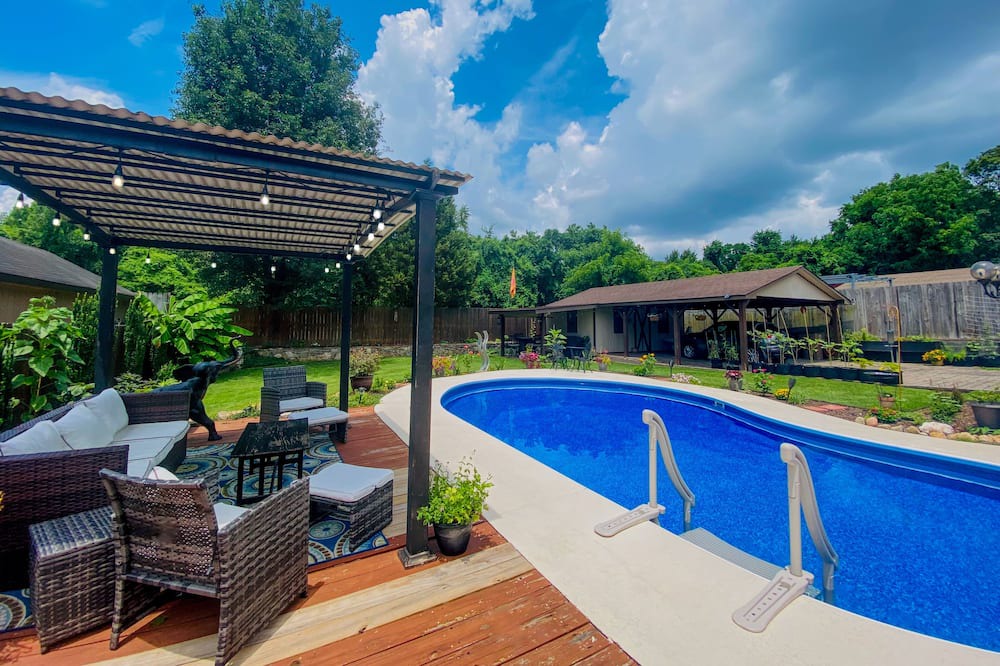 Inglewood House | The East Side Oasis with Dreamy Pool & Patio