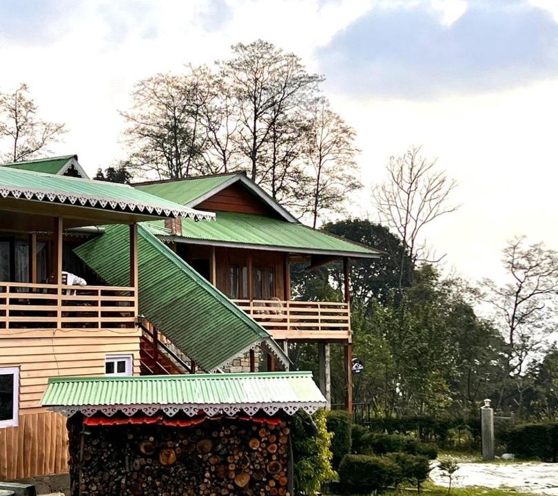Rumtek Bed & Breakfast | LOG CABIN in the woods