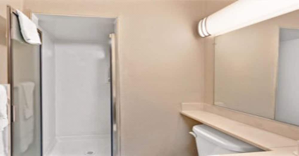 Photo of Bathroom in Magnolia Park