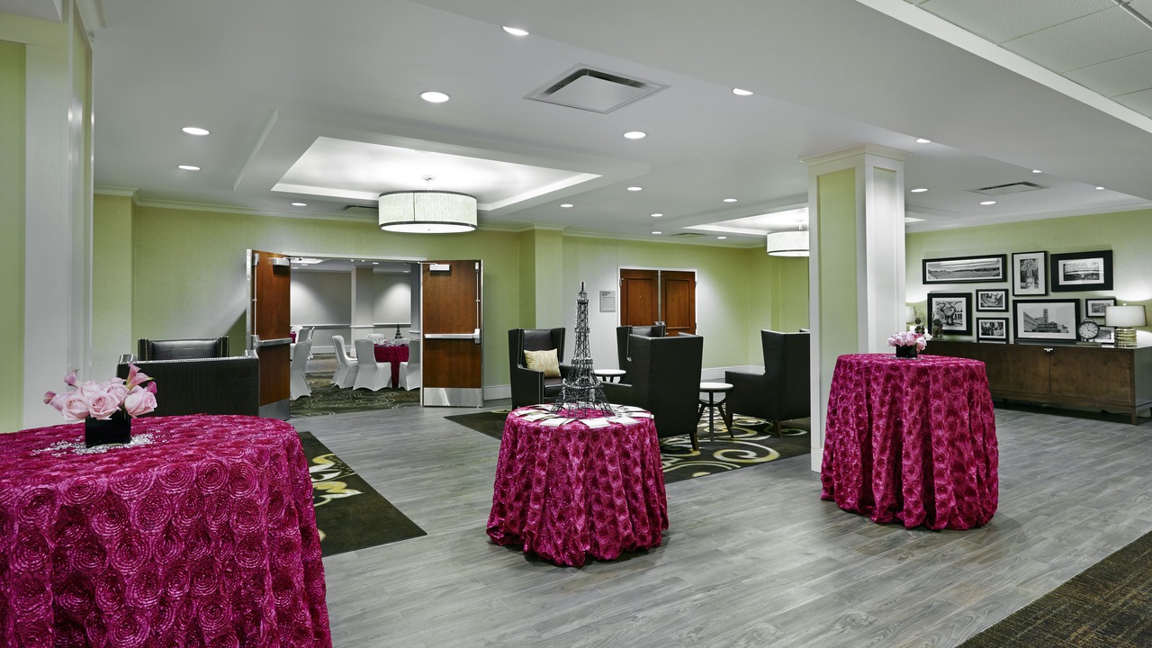 Photo of Livingroom in Downtown