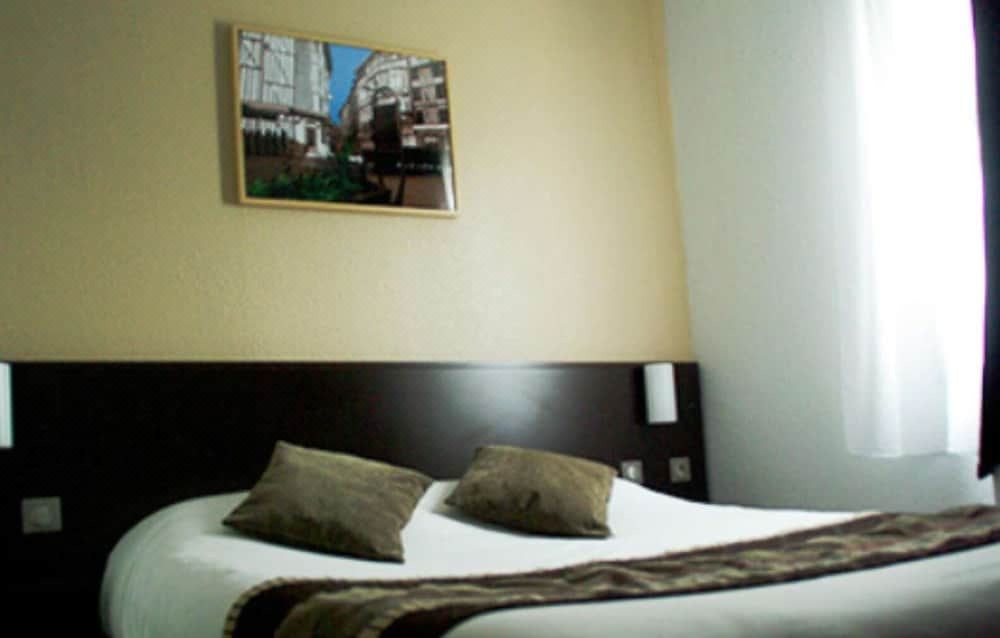 Photo of Bedroom in Feytiat