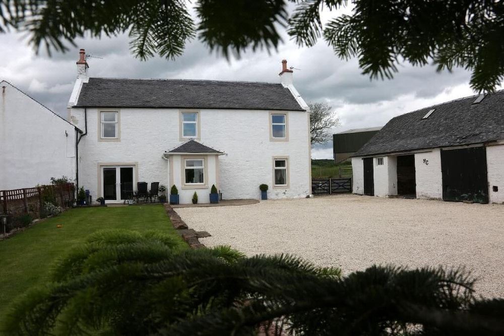 Photo of Buildings in Mauchline