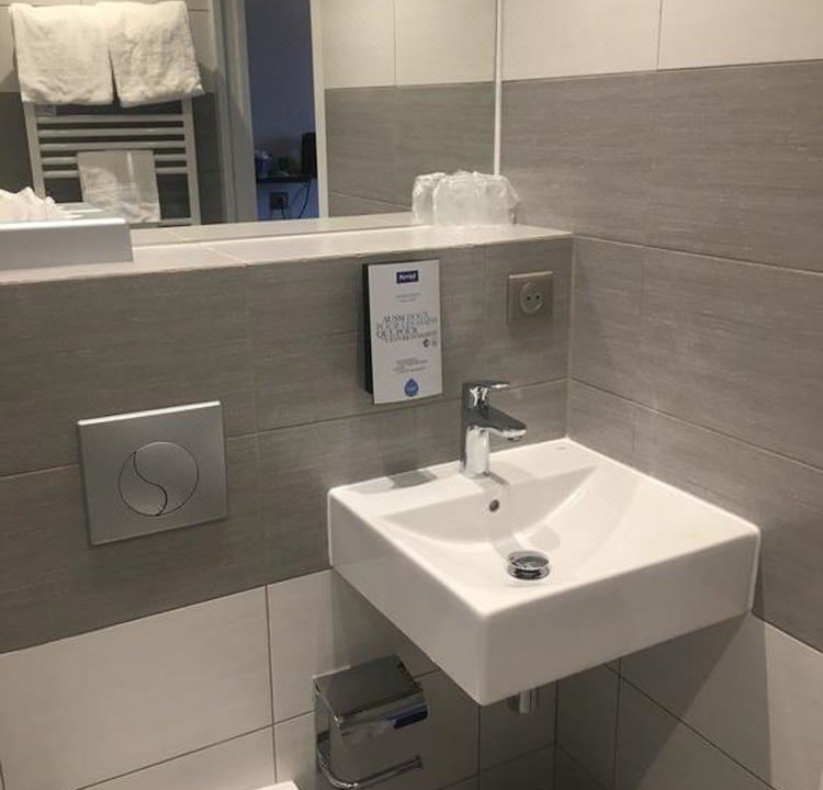 Photo of Bathroom in Feytiat