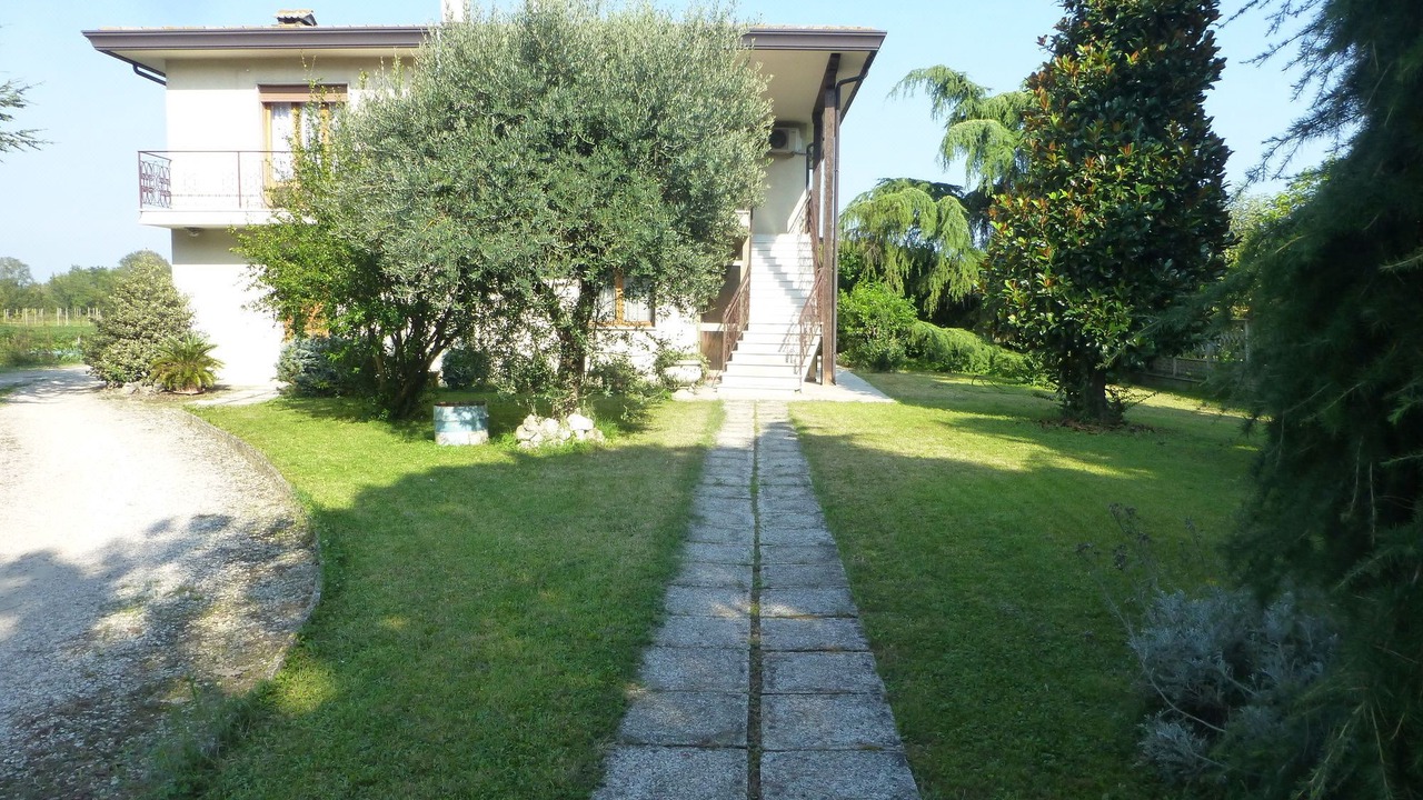 Photo of Others in Tessera