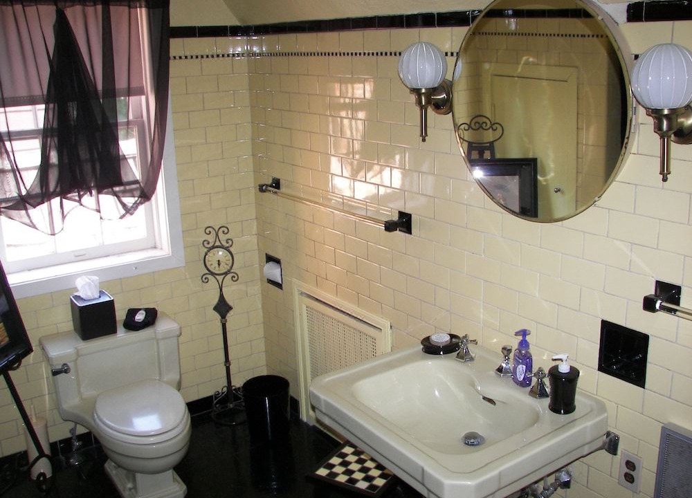 Photo of Bathroom in Appomattox