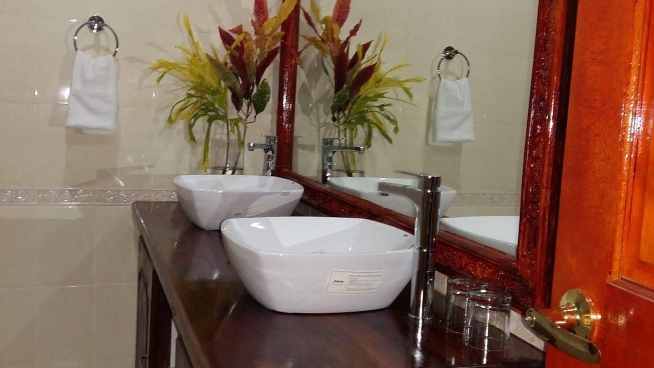 Photo of Bathroom in Glacis