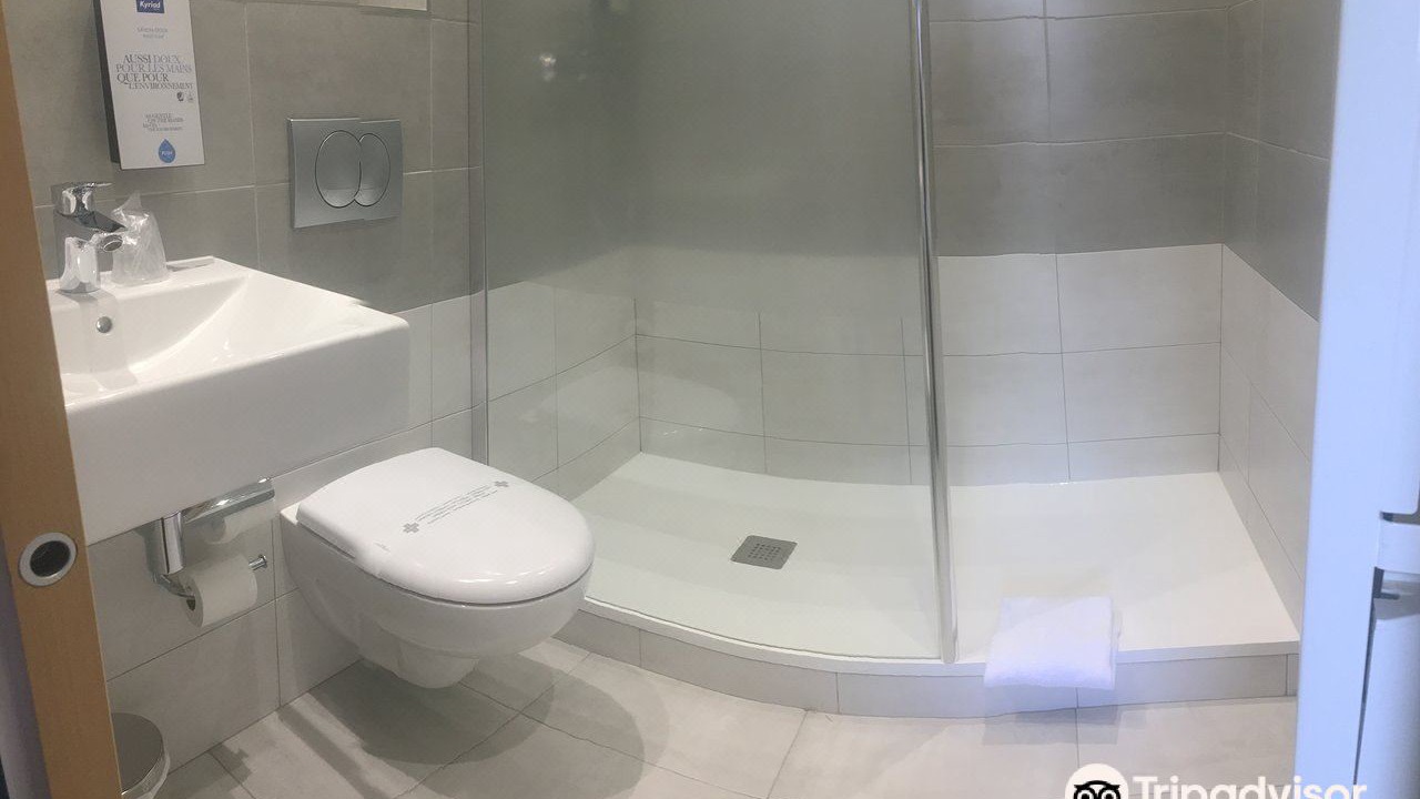 Photo of Bathroom in Feytiat