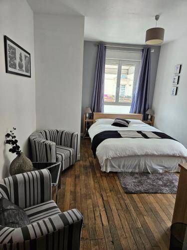 Photo of Bedroom in Mamers