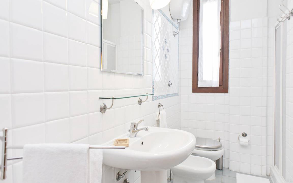 Photo of Bathroom in Castagno