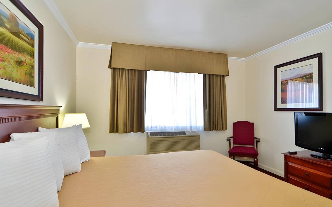 Photo of Bedroom in Salinas