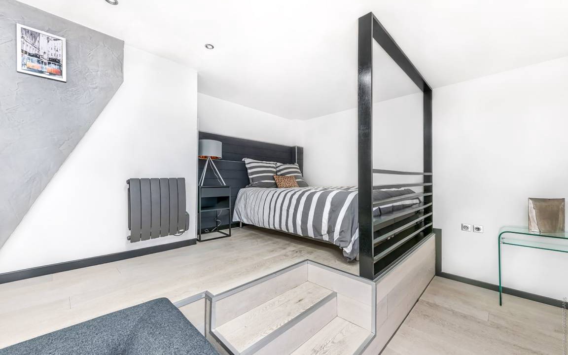 Photo of Bedroom in Notre-Dame-des-Champs