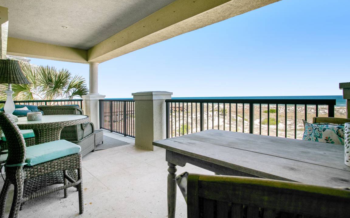 Photo of Patio Balcony in American Beach