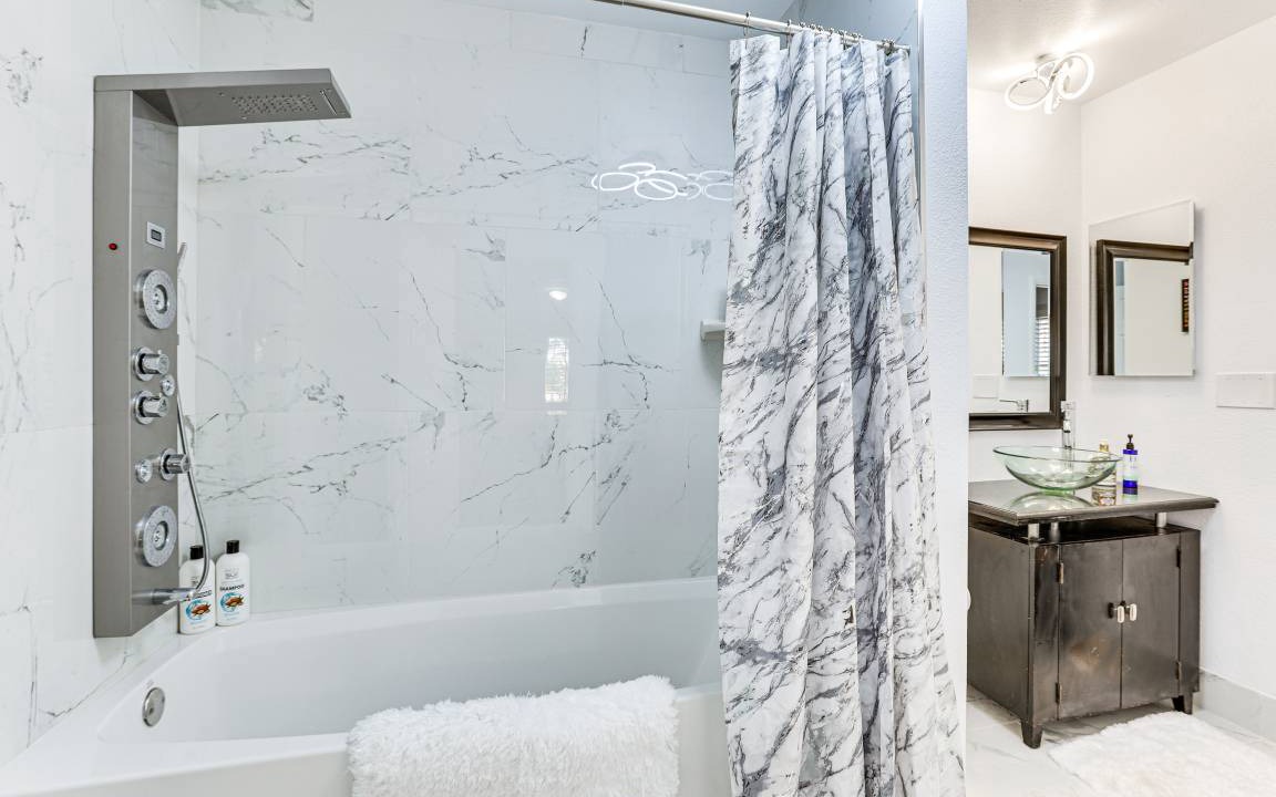 Photo of Bathroom in Avant