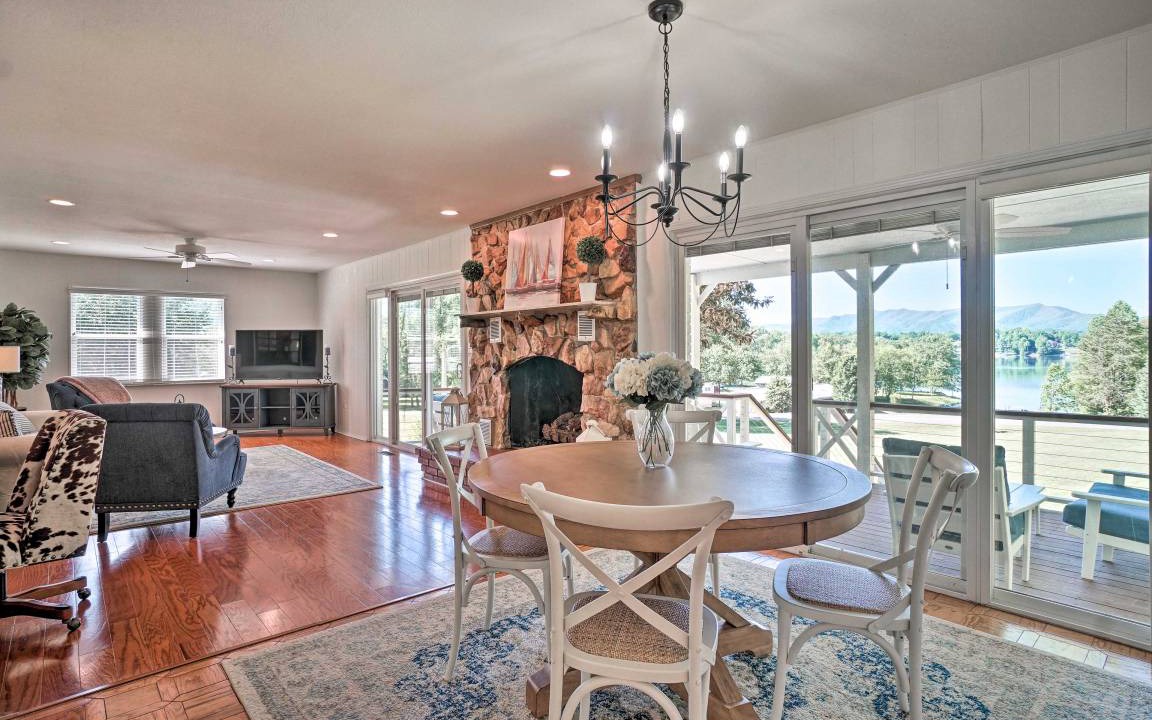 Photo of Livingroom in Hayesville