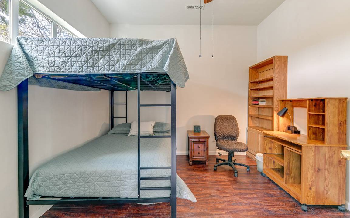 Photo of Bedroom in Grants Pass
