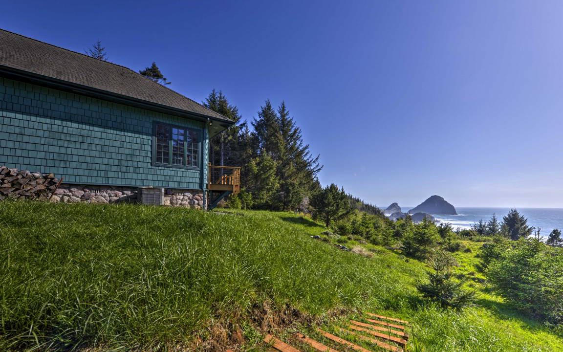 Photo of Buildings in Port Orford