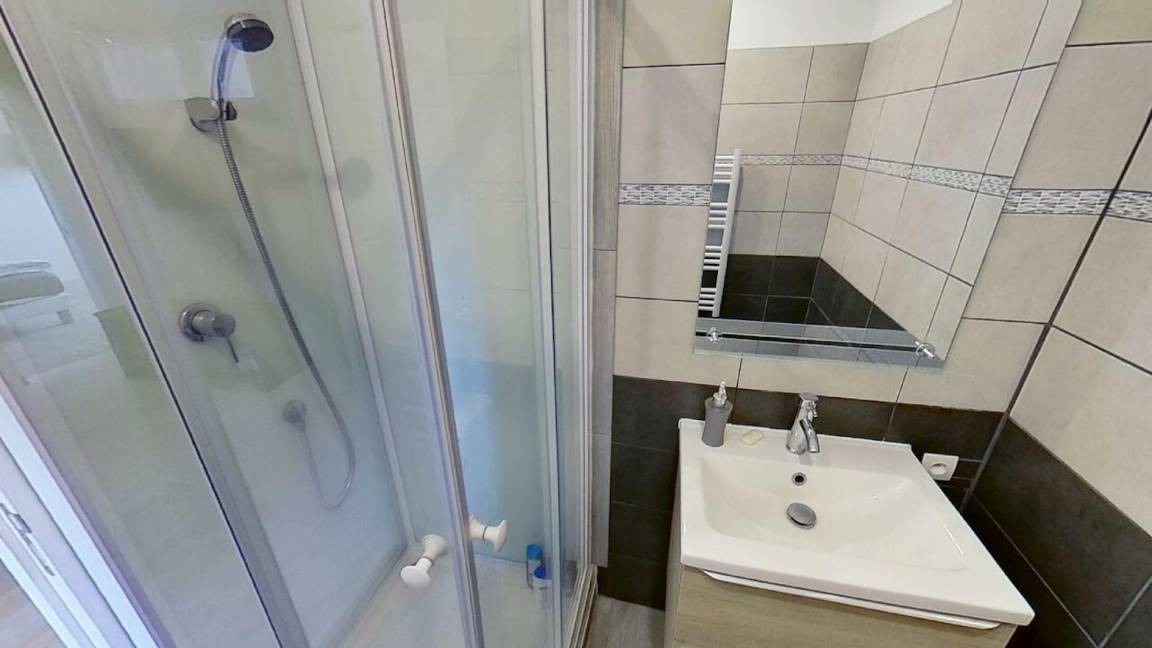Photo of Bathroom in Talence