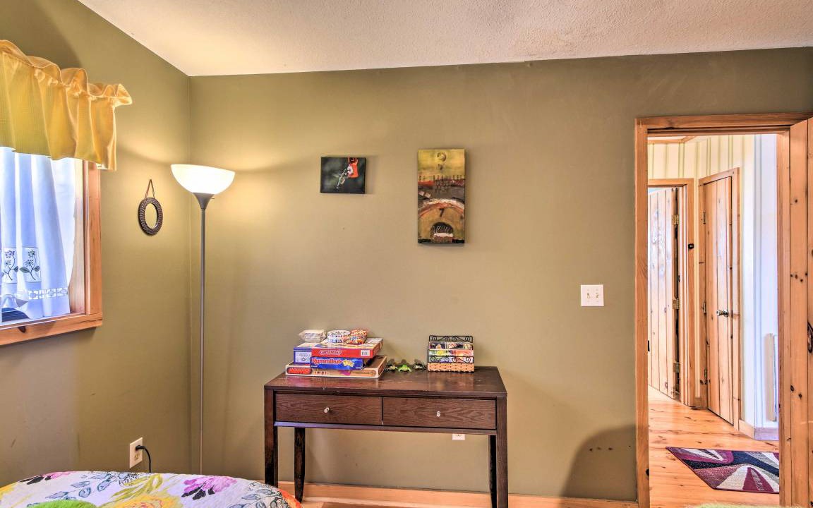Photo of Bedroom in Hiawassee