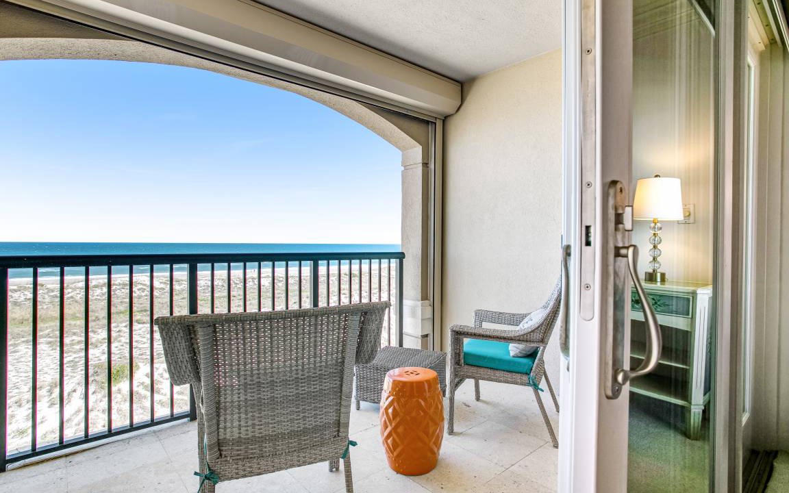 Photo of Patio Balcony in American Beach
