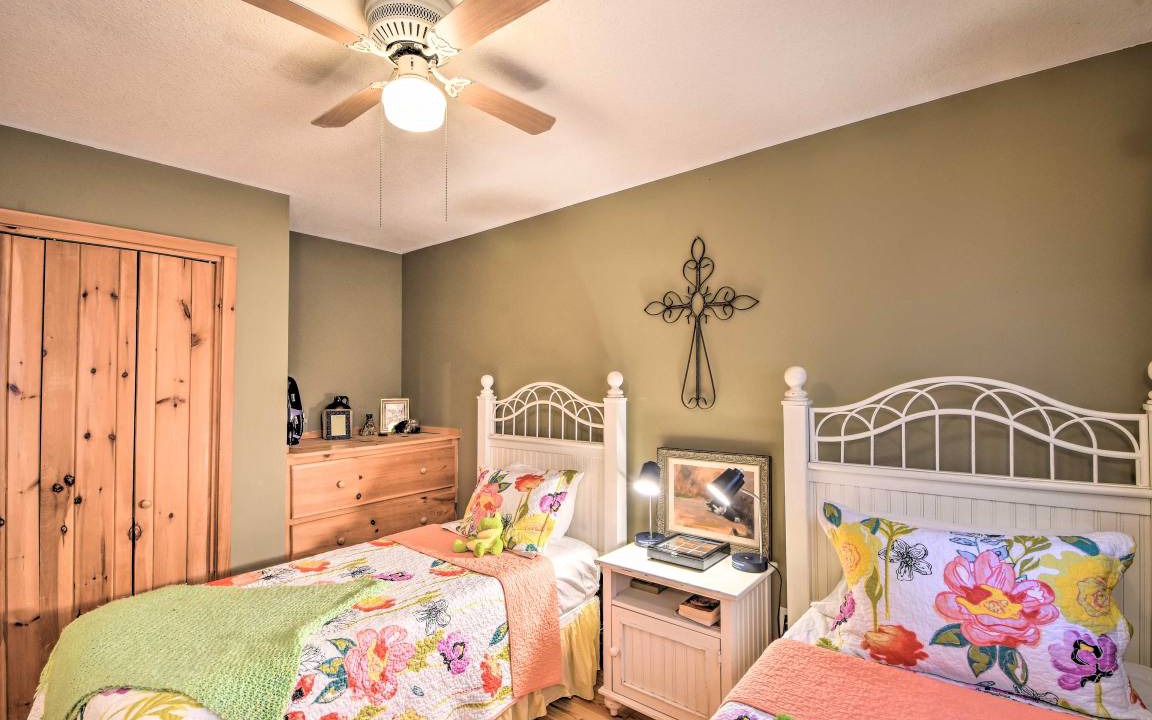 Photo of Bedroom in Hiawassee