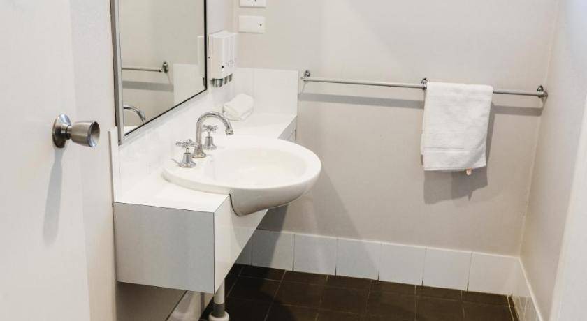Photo of Bathroom in Bomaderry