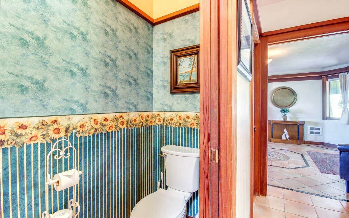 Photo of Bathroom in Coos Bay