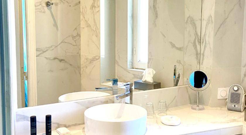Photo of Bathroom in Honfleur