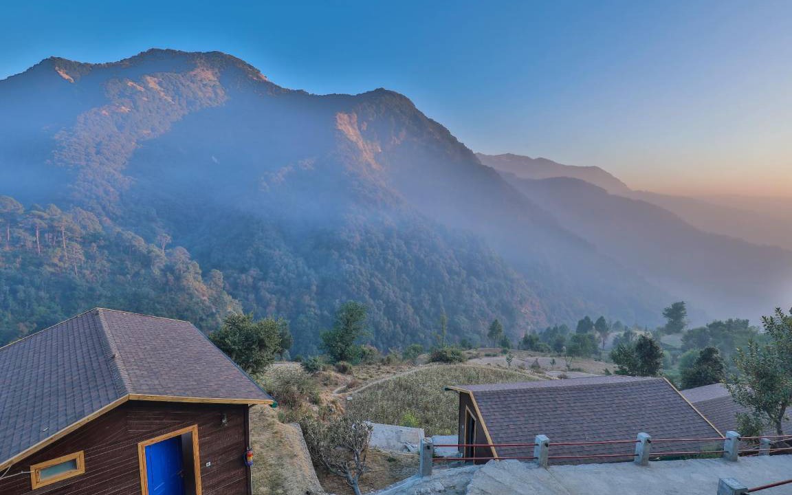 Photo of Buildings in Naina Range