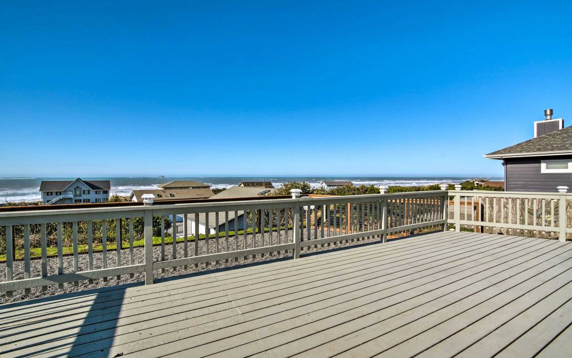 Photo of Patio Balcony in Gold Beach