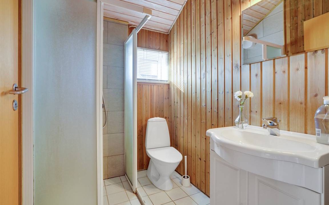 Photo of Bathroom in Næs