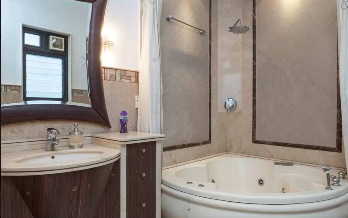 Photo of Bathroom in Park Street