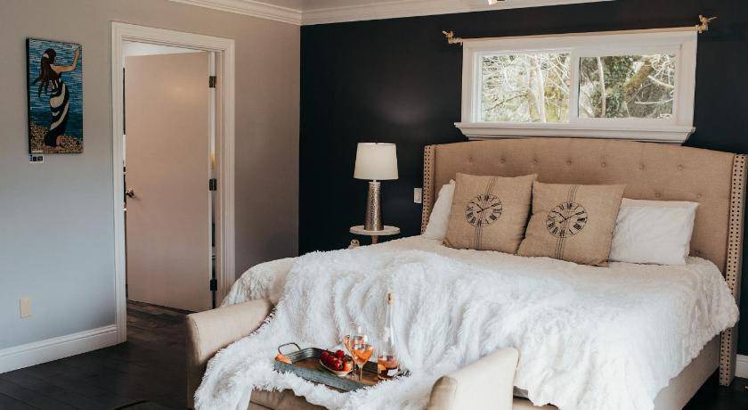 Photo of Bedroom in Gold Beach