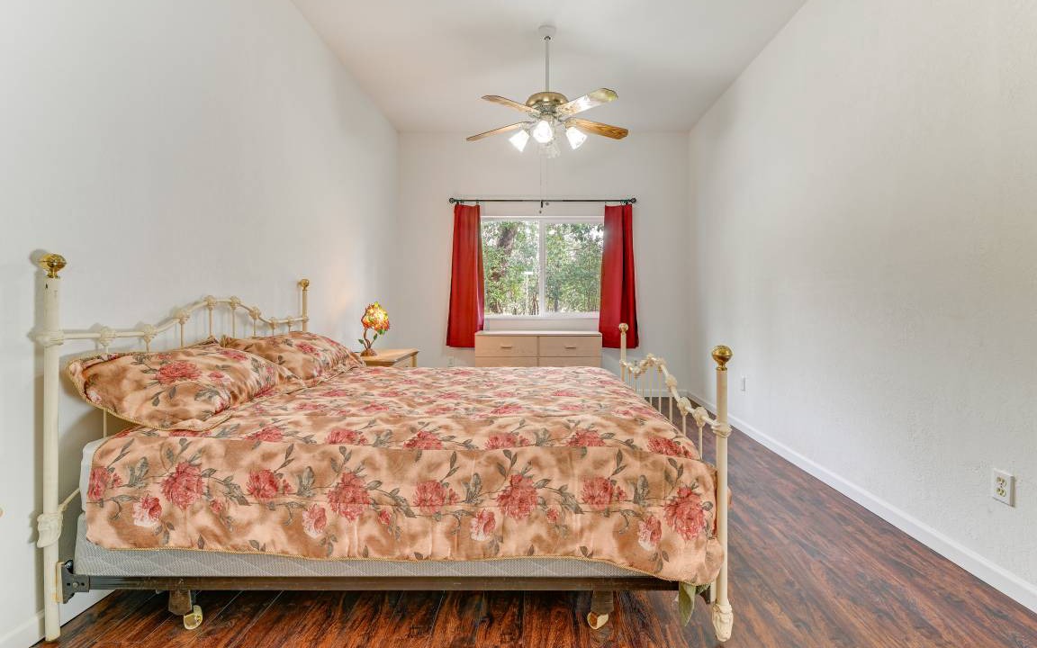 Photo of Bedroom in Grants Pass