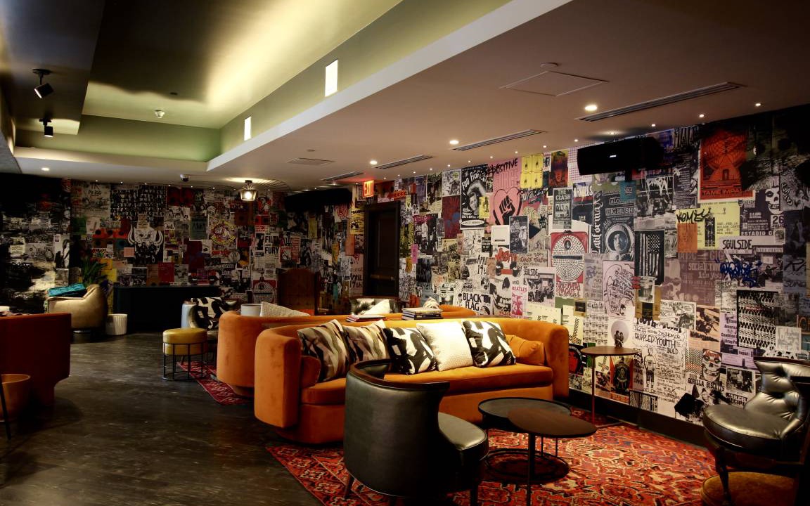 Photo of Livingroom in Kalorama Heights