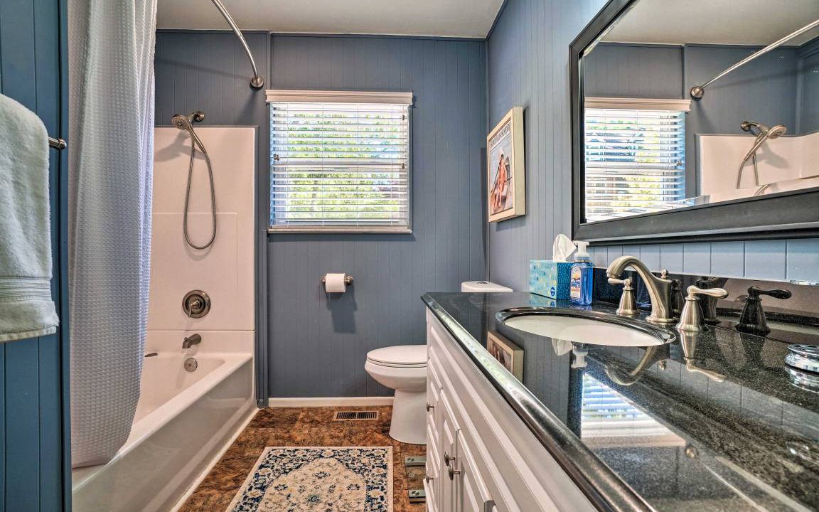 Photo of Bathroom in Hayesville