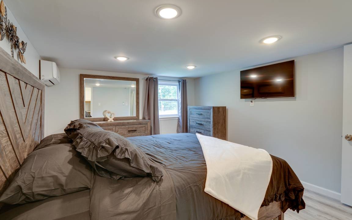Photo of Bedroom in Harveys Lake