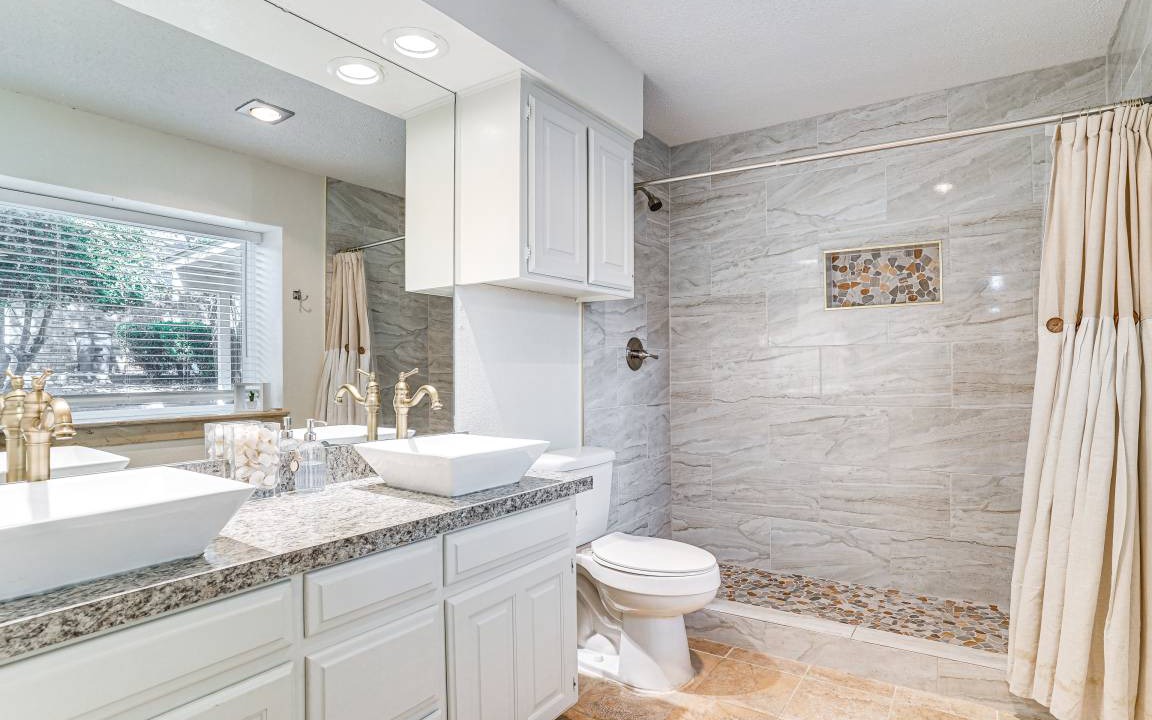 Photo of Bathroom in West Arlington