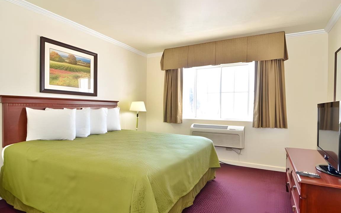 Photo of Bedroom in Salinas