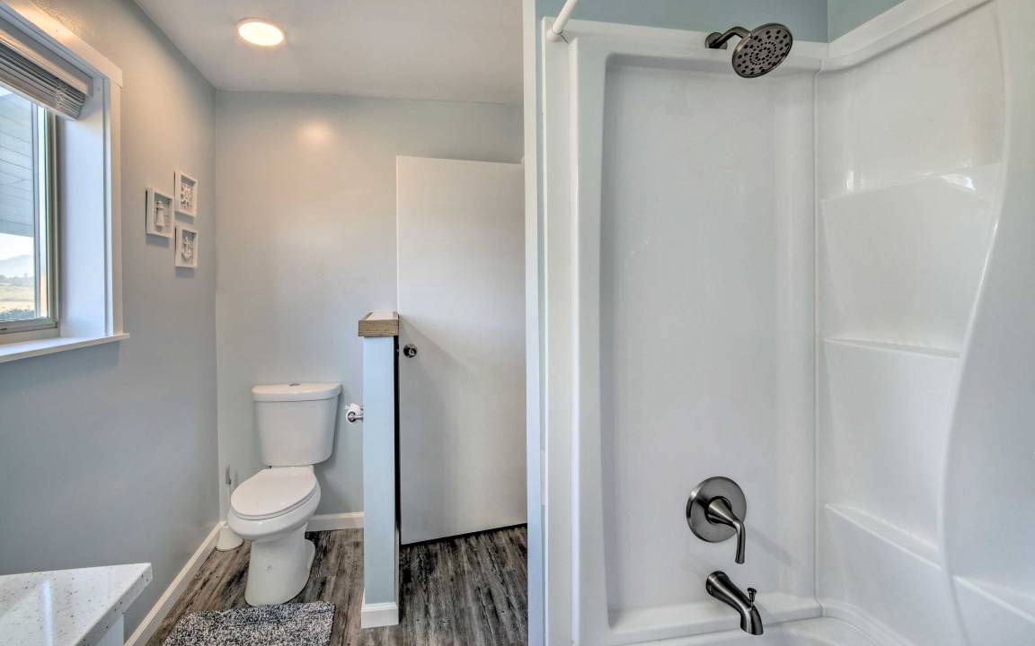 Photo of Bathroom in Gold Beach