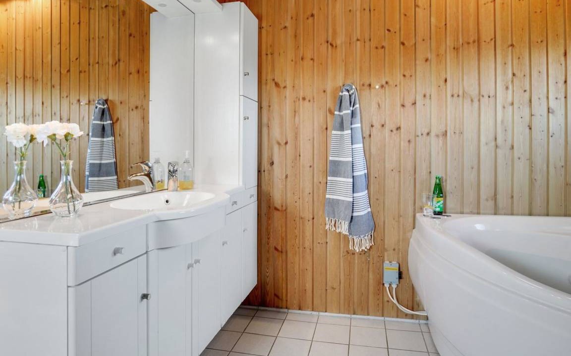 Photo of Bathroom in Næs